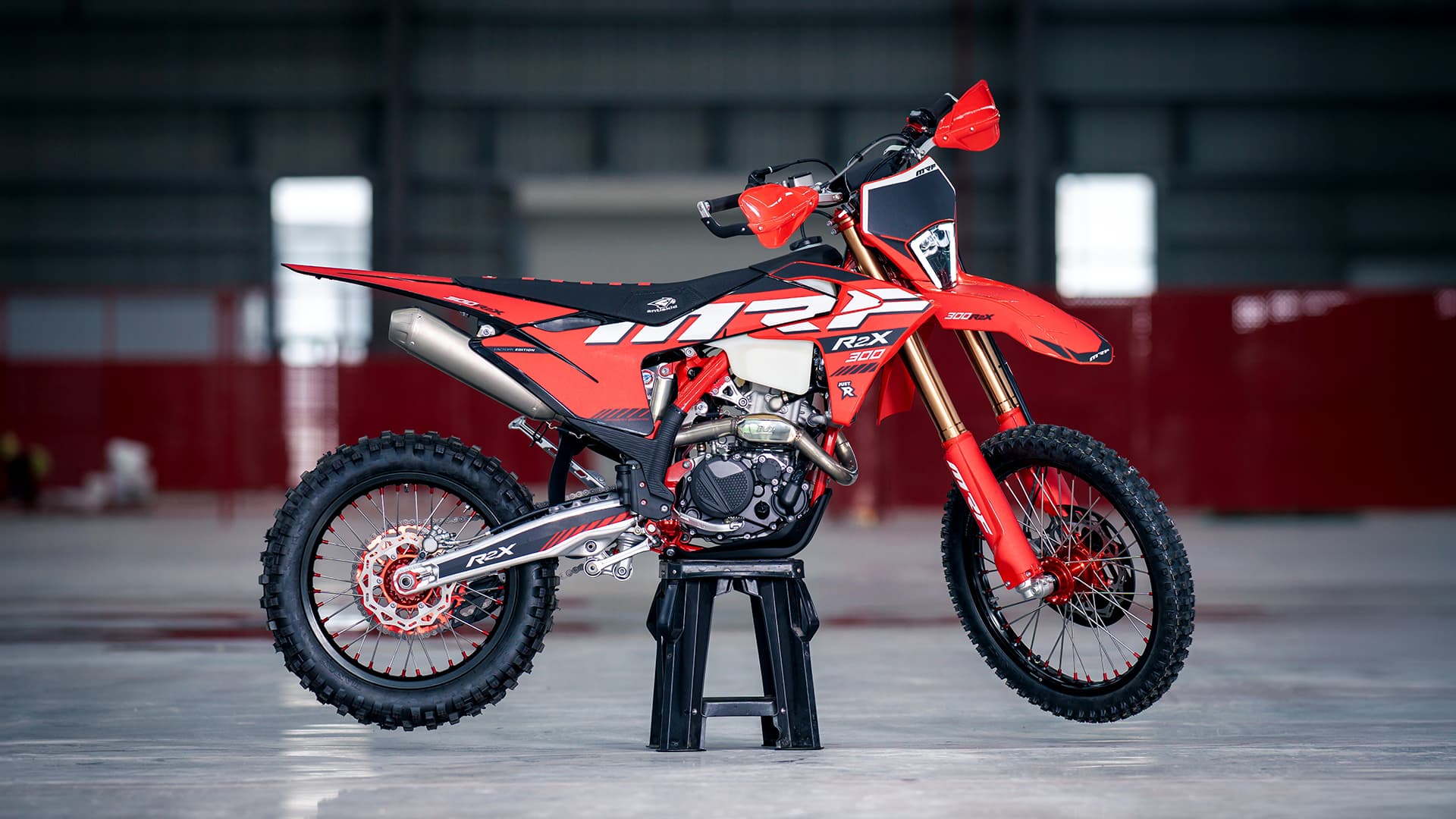 300 R2X
